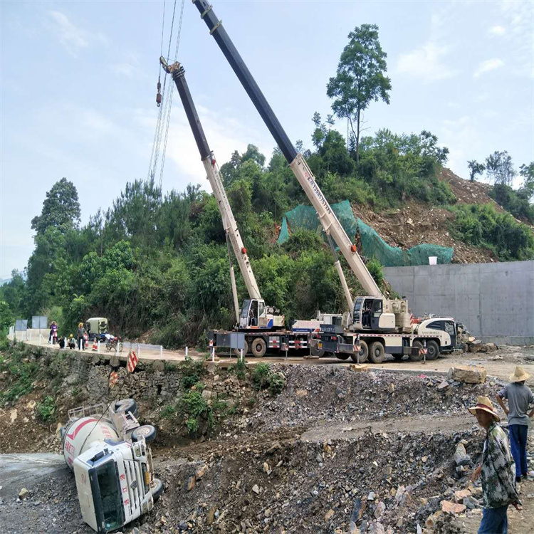 阿勒泰阿勒泰24小时应急道路救援吊装吊装现场实拍